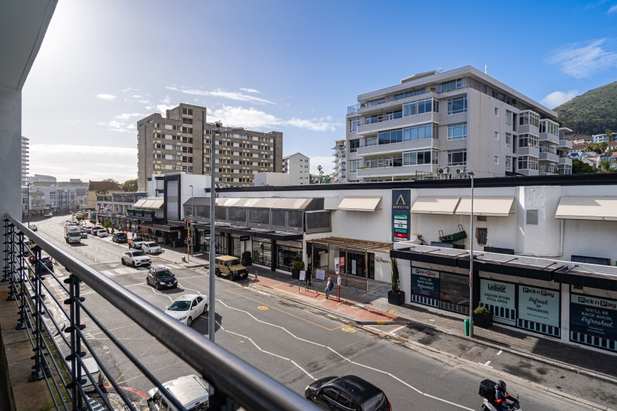 2 Bedroom Property for Sale in Sea Point Western Cape